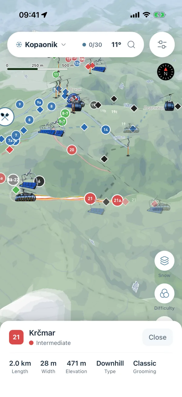Map with a piste's info panel open, showing its name, difficulty, length, width, elevation, type and grooming.